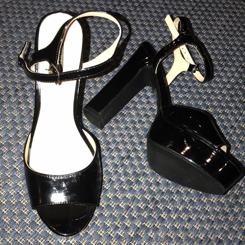 🔊❗️SALE‼️NEVER BEEN WORN❗️PLATFORM HEELS‼️SALE❗️
